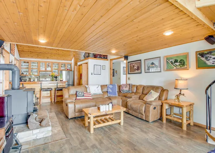 Fire Pit & Games! 10-acre 'majestic Mountain Home' Holiday home *