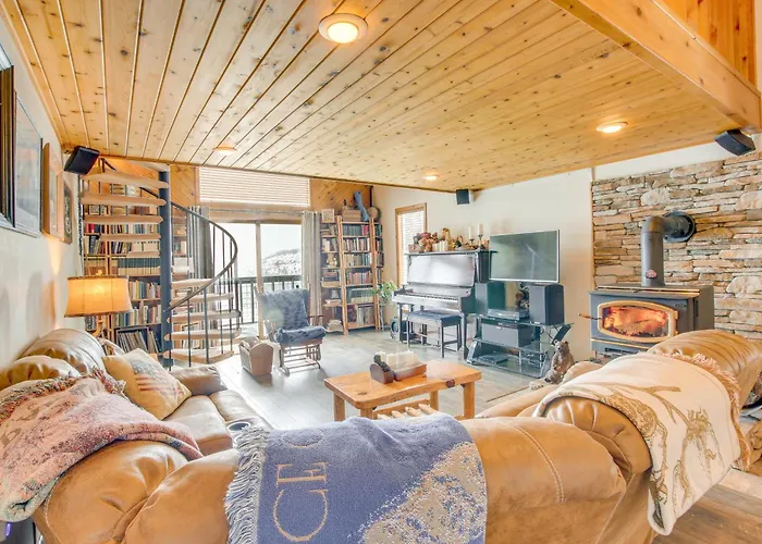Fire Pit & Games! 10-acre 'majestic Mountain Home' Holiday home Thayne