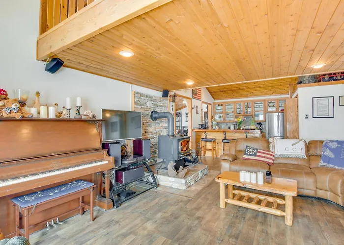 Holiday home Fire Pit & Games! 10-acre 'majestic Mountain Home' Thayne