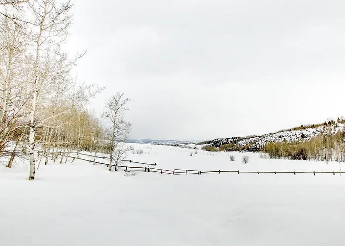 Fire Pit & Games! 10-acre 'majestic Mountain Home' Holiday home